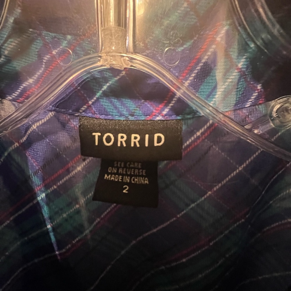 TORRID Multicolor pattern sleeveless blouse - Picture 4 of 6